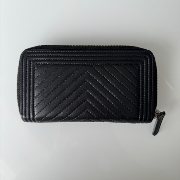 SOLD❌ Chanel Boy Zipped Wallet - Picture 2 of 13